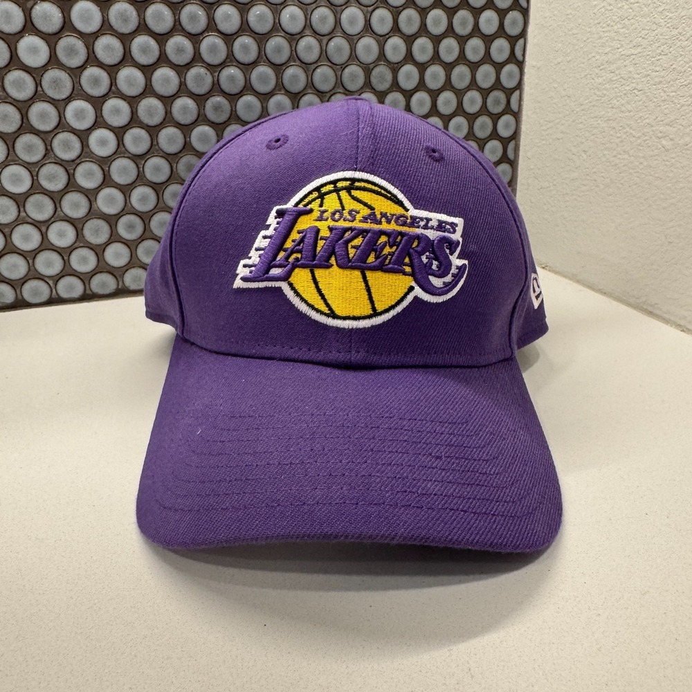 Los Angeles Lakers Hat Cap Purple Logo‎ Graphic New Era Fitted L/XL NBA Adult